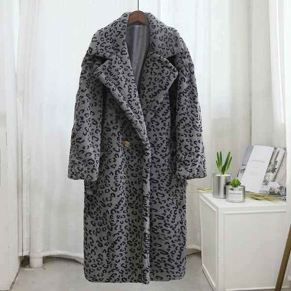 manteau léopard gris